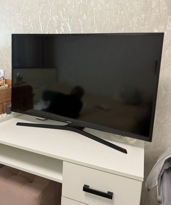 Продам  телевизор Samsung 43 дюйма