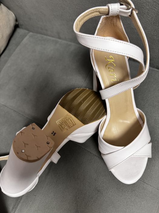 Sandale albe  cu platforma