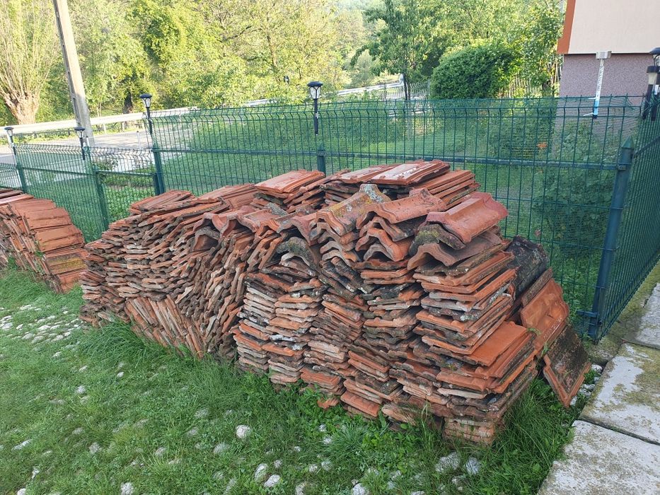 Tigla  ceramica profesionala  în stare foarte bună.