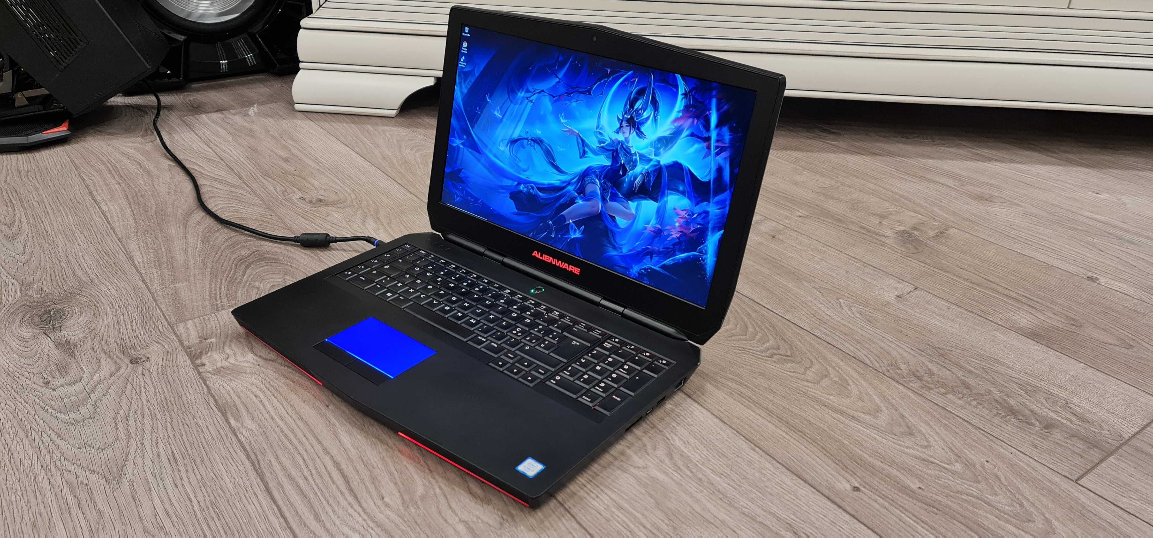 Laptop gaming alienware 17" ,intel core i7-6820hk ,video 8 gb, defect