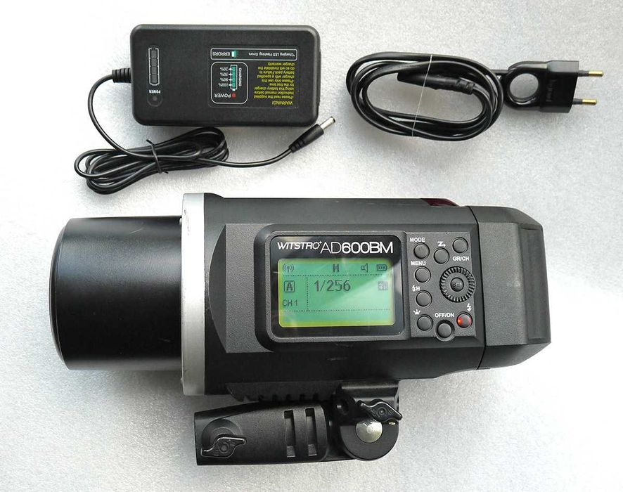 Студийна светкавица с акумулаторно захранване Godox AD600BM