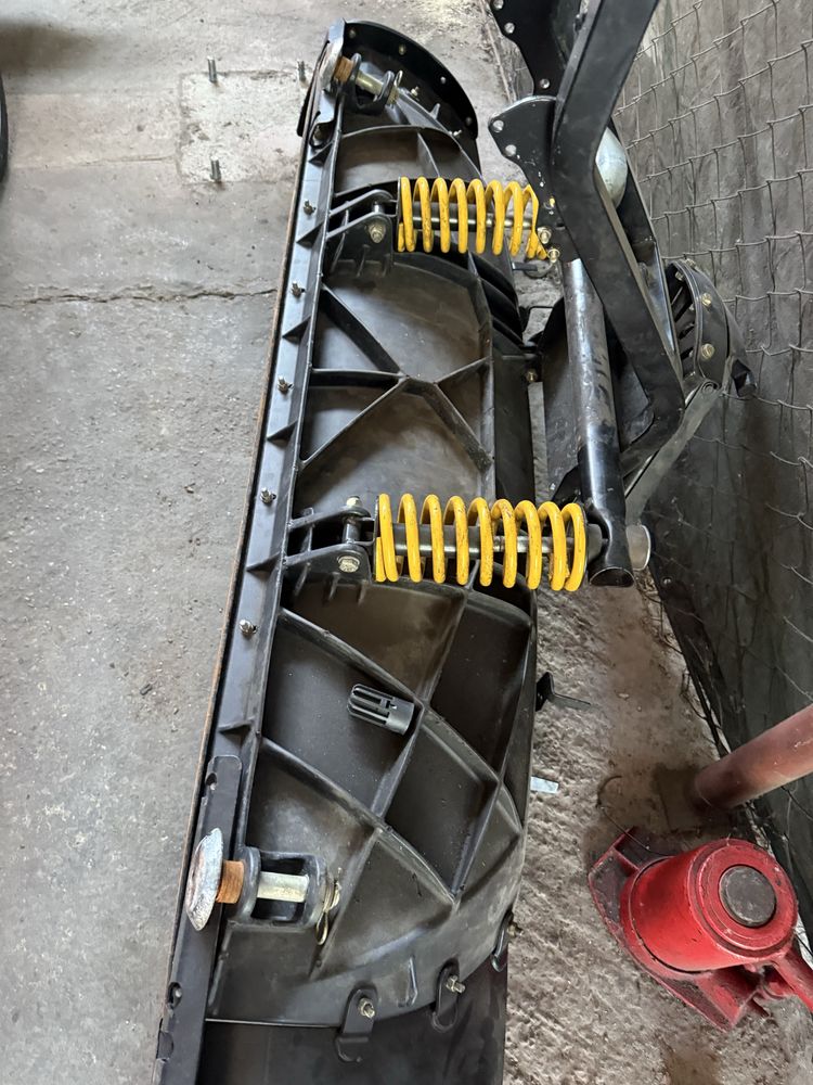 2019 Can Am Outlander XMR 1000R със дъска за сняг