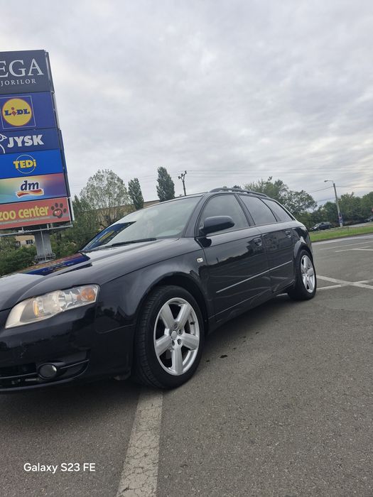 Vind audi a4b7 in stare bună de functionare re