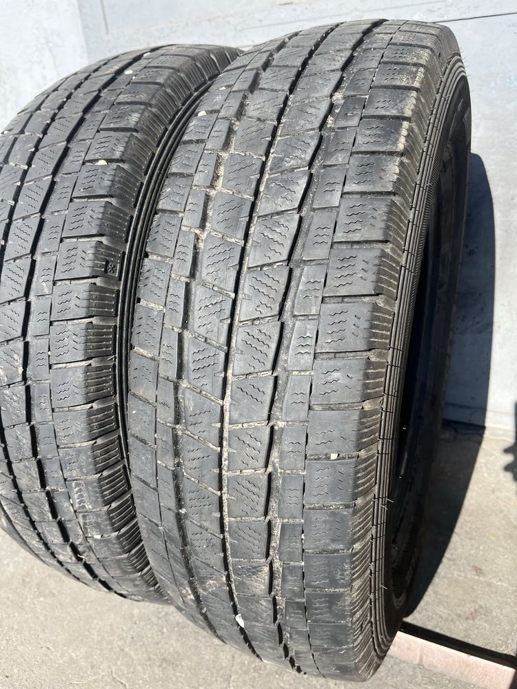 2 бр. гуми за бус 215/75/16C Falken DOT 1922 6 mm