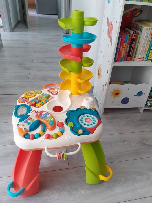 Vând masă de bebeluși