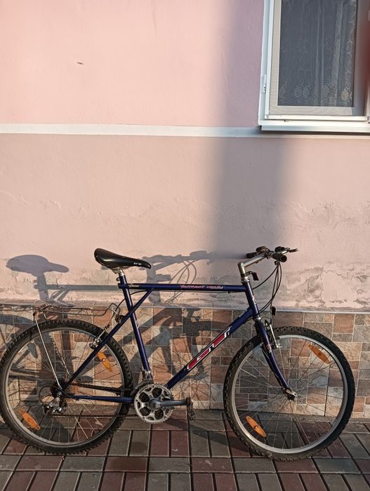 Vând bicicleta GT