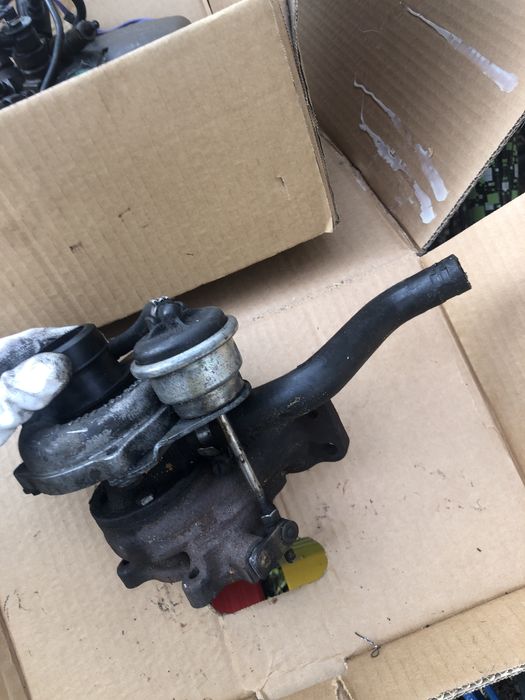 Piese Peugeot 206 1.4 turbina pompa injectoare
