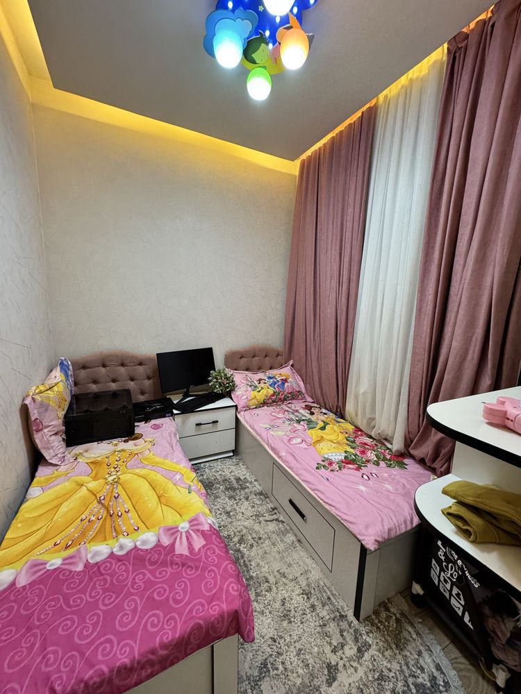 Srochna 4 xonalik uy sotiladi 1 etaj qogan telda manzil uchtepa 11kv