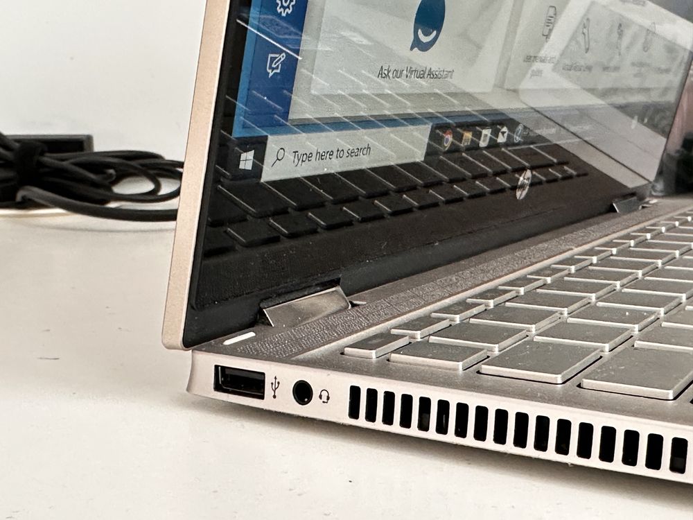 Laptop HP 2in1 touch screen fullHD i5-11th 8GB 256 SSD taste iluminate