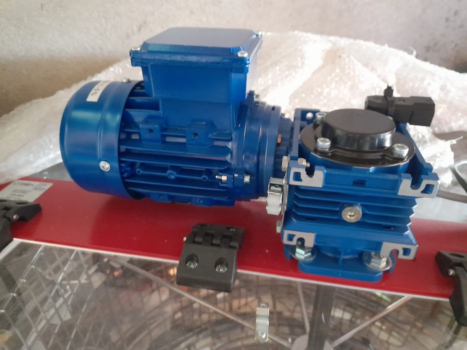 Centrifugă radială automată 800 mm NOU