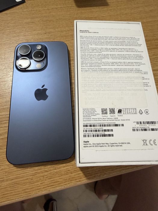 Vand Iphone 15 Pro, stare ca nou