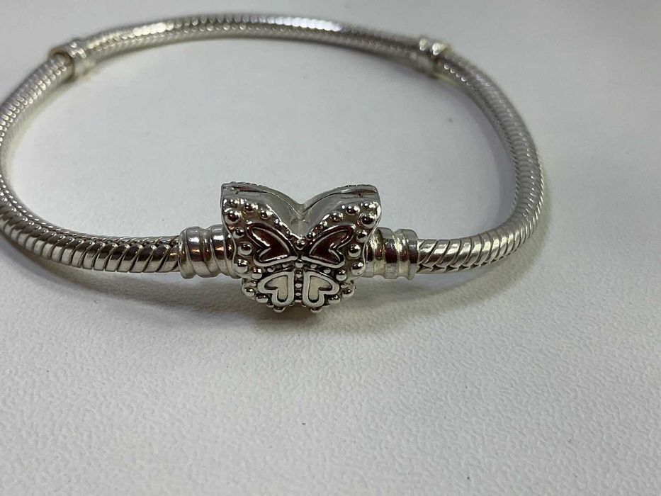 Гривна Пандора|Pandora