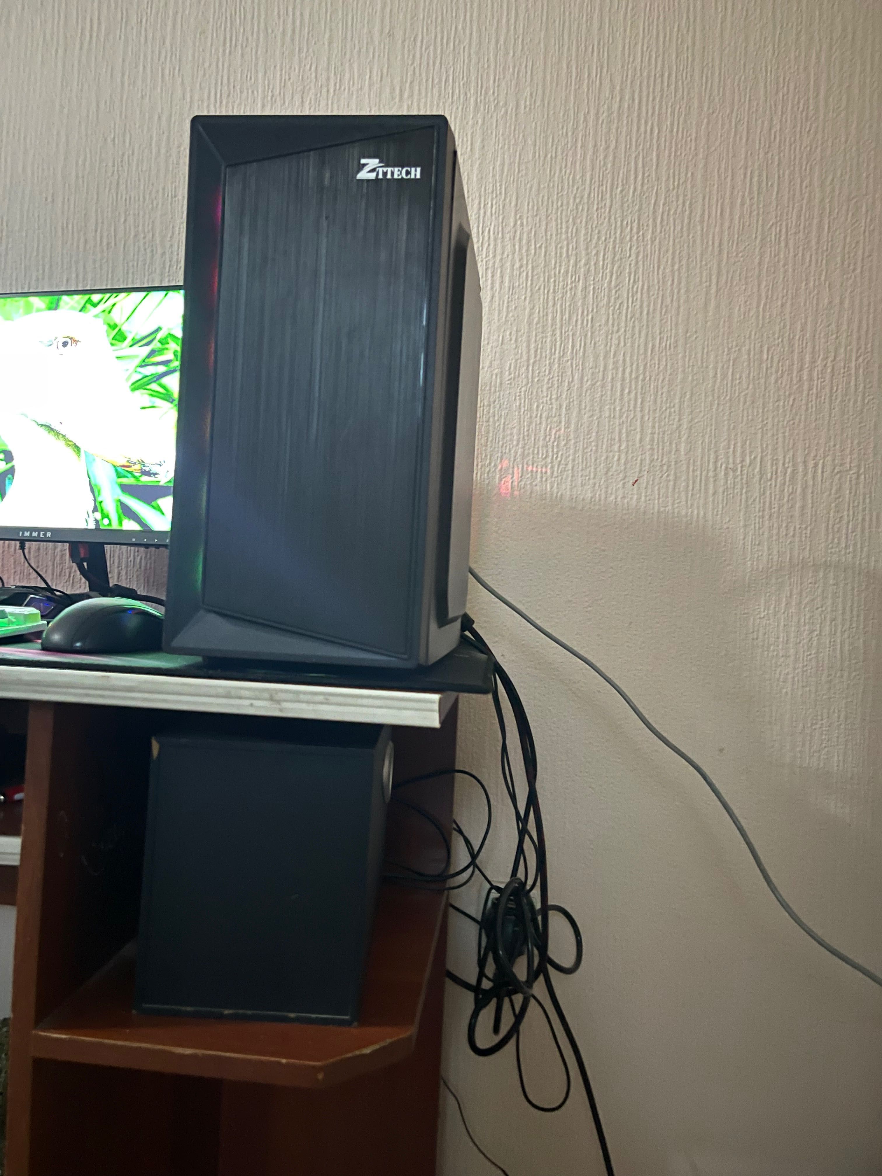 Kompyuter programma / igra intel core 5