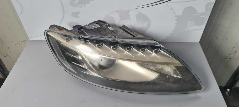 Фар Audi Q7 2012г.