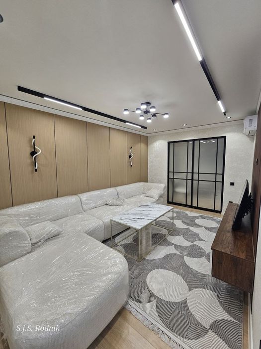 БИЙ (Максимка)Метро Шикарную квартиру 3/2/5 Евроремонт мебель техника