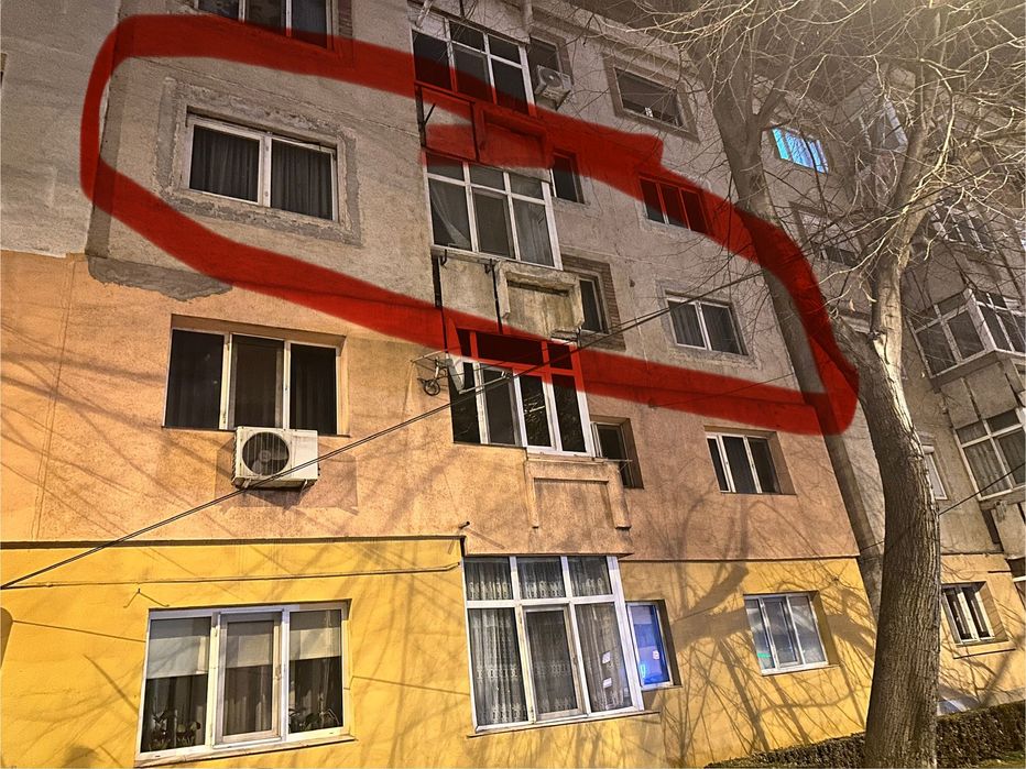 Vand apartament 3 camere