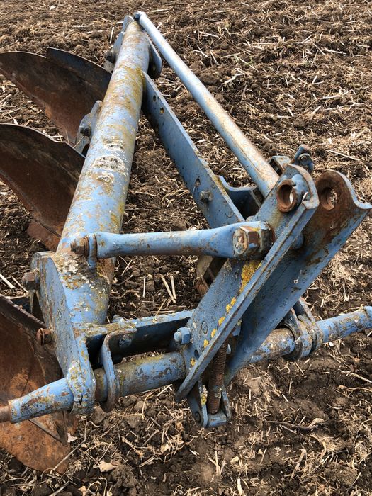 Plug pe teava romanesc si piesa pentru plug