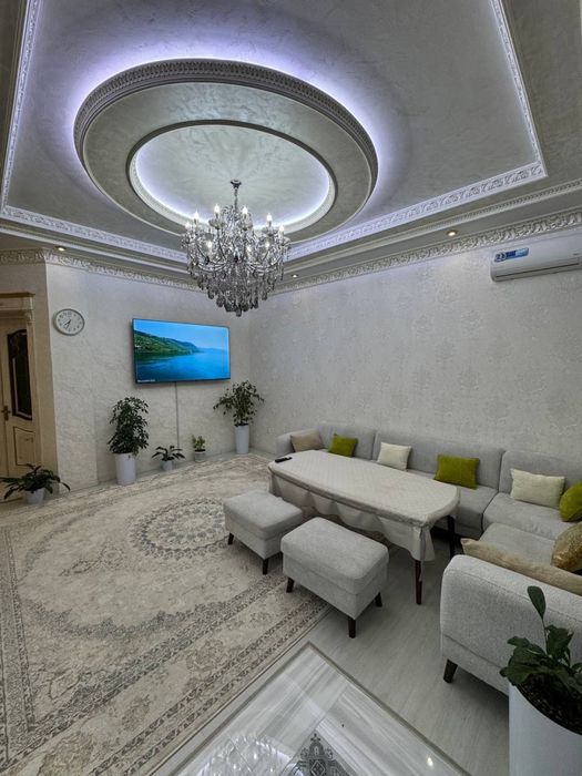 Sergeli hovli sotiladi 2.5 sotiq tayyor yashashga