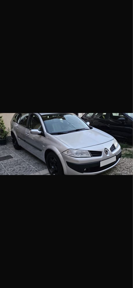 Vand masina renault in stare buna , 4 usi , gri metalizat pret 2200 E