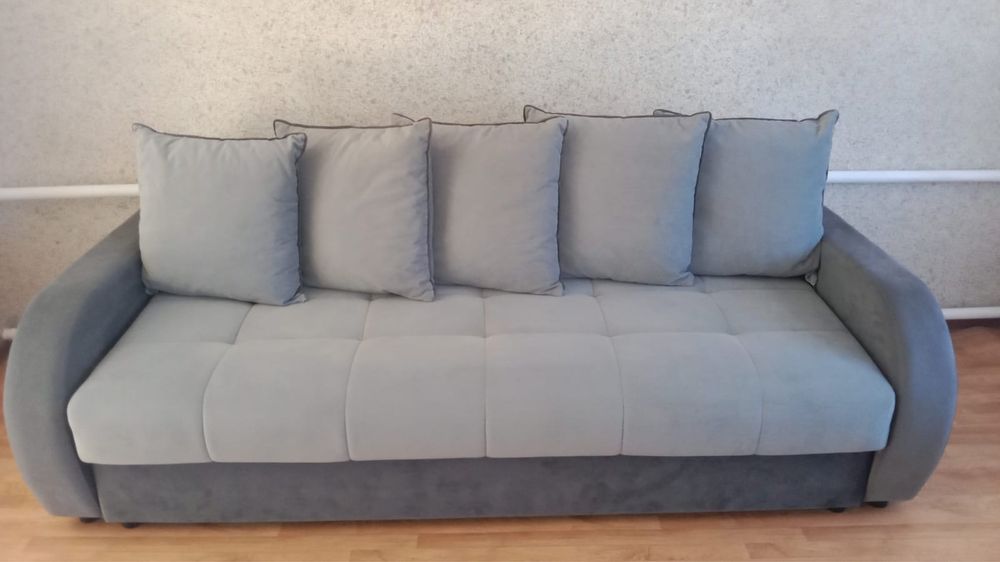 Продам диван.