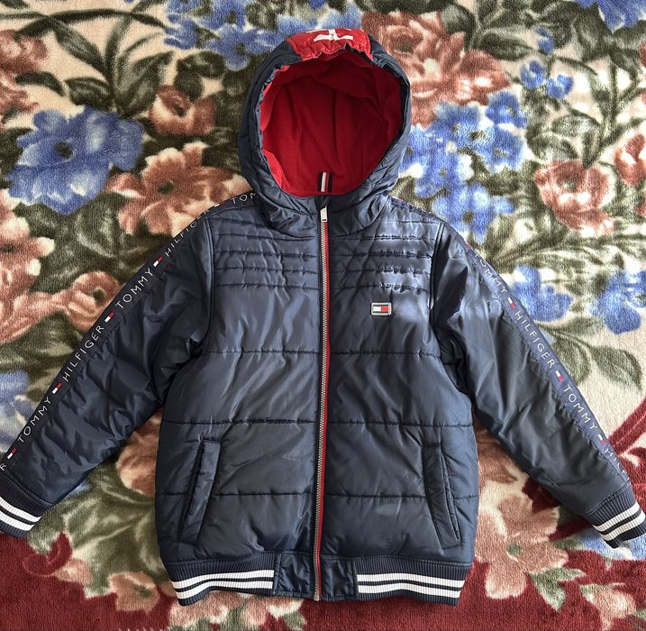 Продается теплая куртка б/у для мальчика