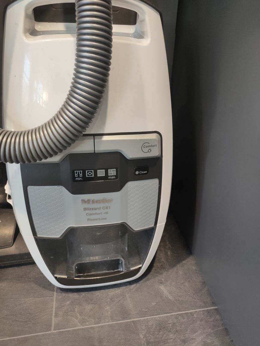 Прахосмукачка Миеле/Miele.