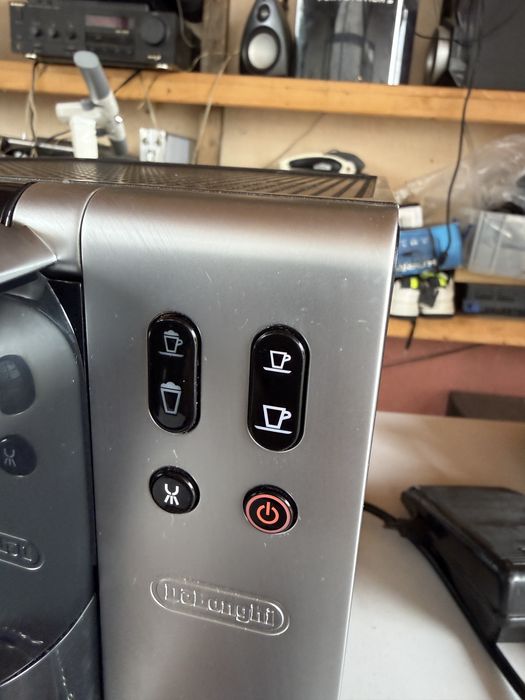 Nespresso DeLonghi , in stare foarte buna decalcifiat recent