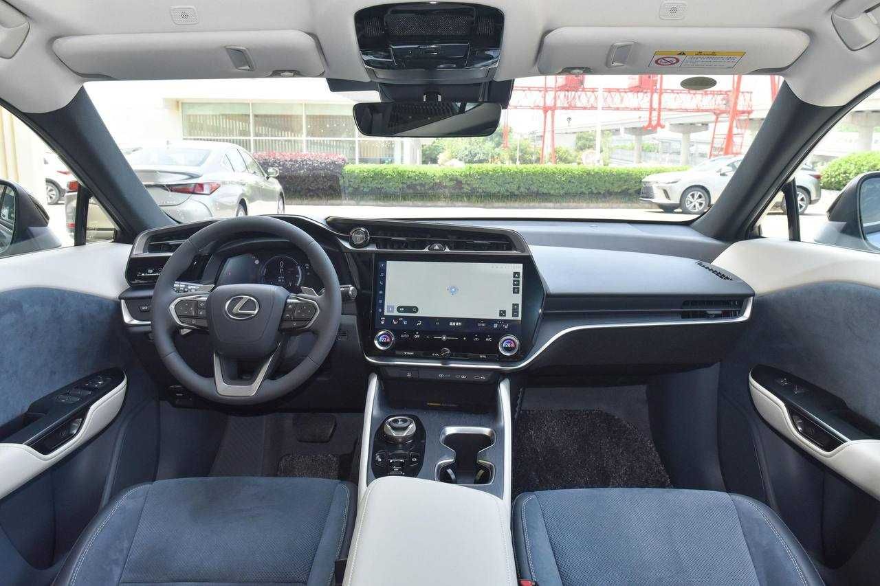 Lexus RZ450e в Наличии ! ! !