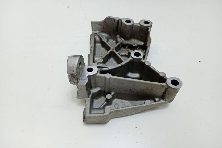 Suport motor 112317173R Dacia Dokker prima generatie seria