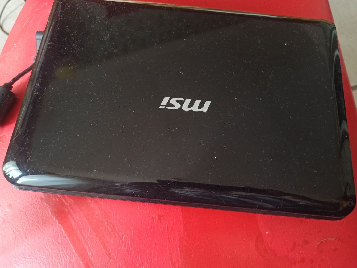 MSI u100 netbook 10.1"