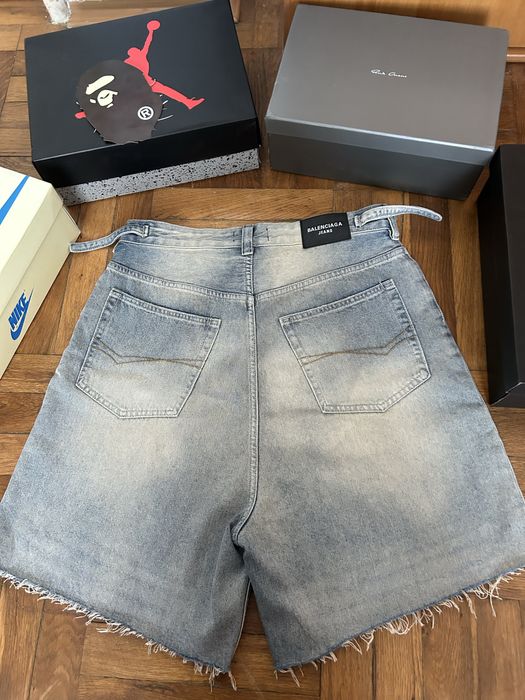 blugi scurti balenciaga