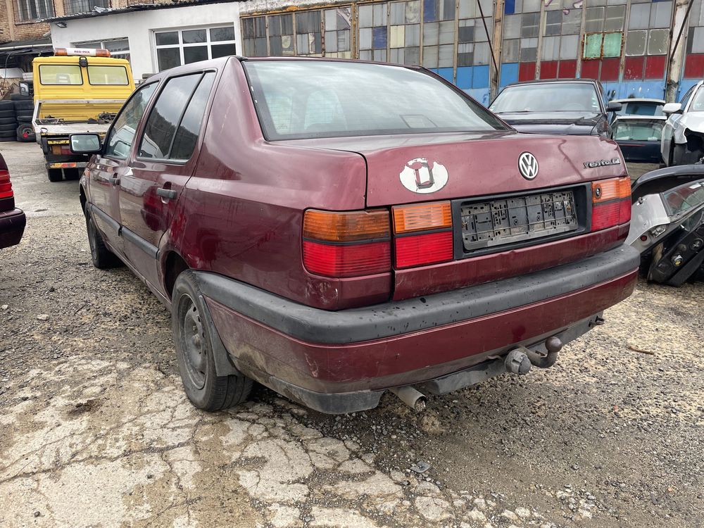 Vw Vento 1.8 75кс 1997г На Части