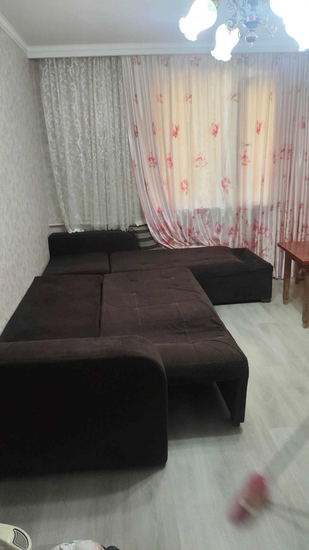 Продаётся раскладной диван.