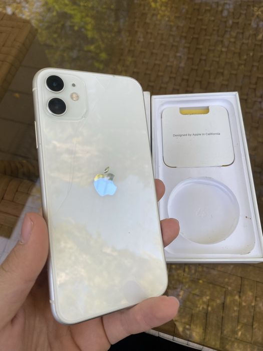 iPhone 11 в хорошем состоянии