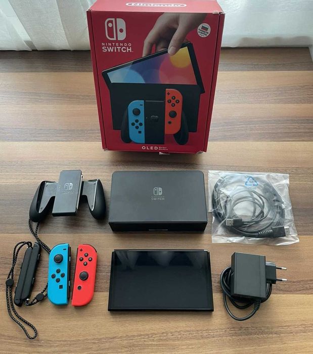 С гаранция Nintendo Switch OLED - Neon Red & Neon Blue с подарък игра