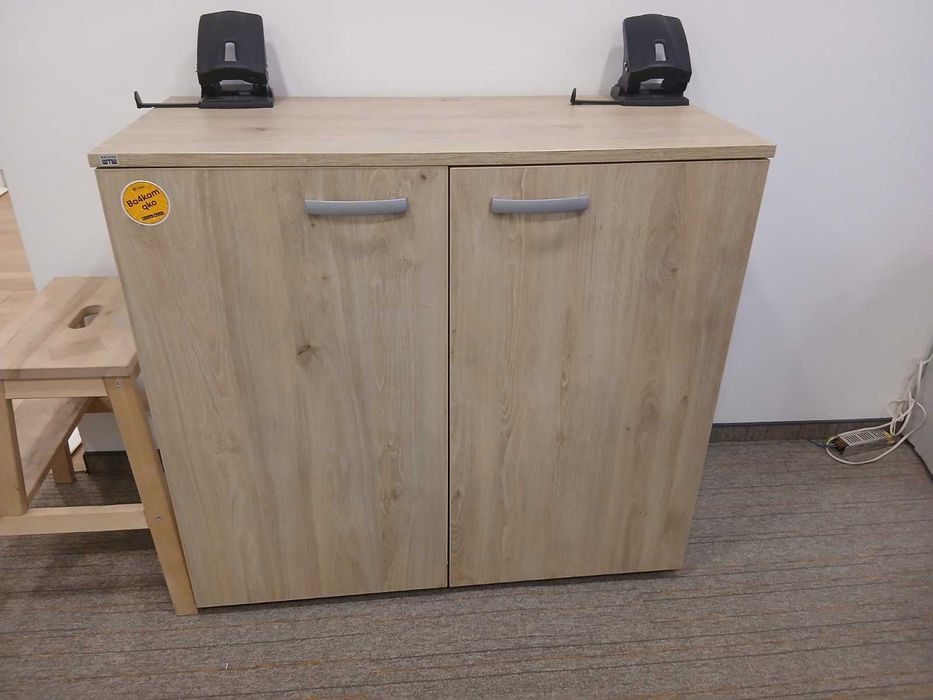 шкаф за офис или домашна употреба