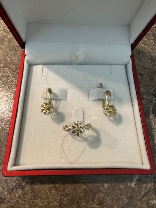 Бриллиантовый комплект новый