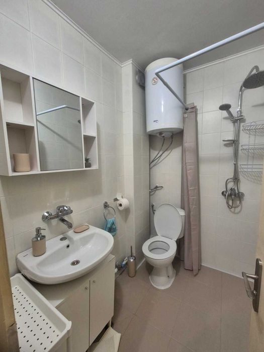 Двустаен напълно обзаведен Колхозен пазар