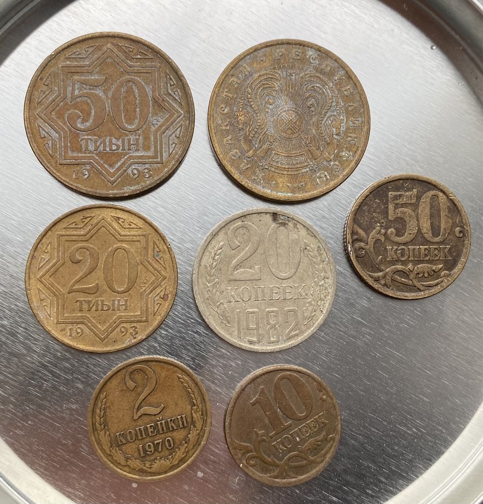 Монеты значки