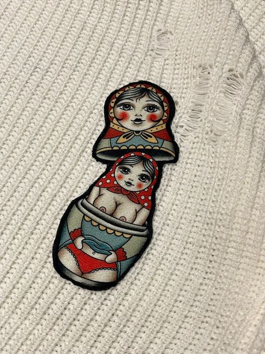 Pulover distressed Matrioska