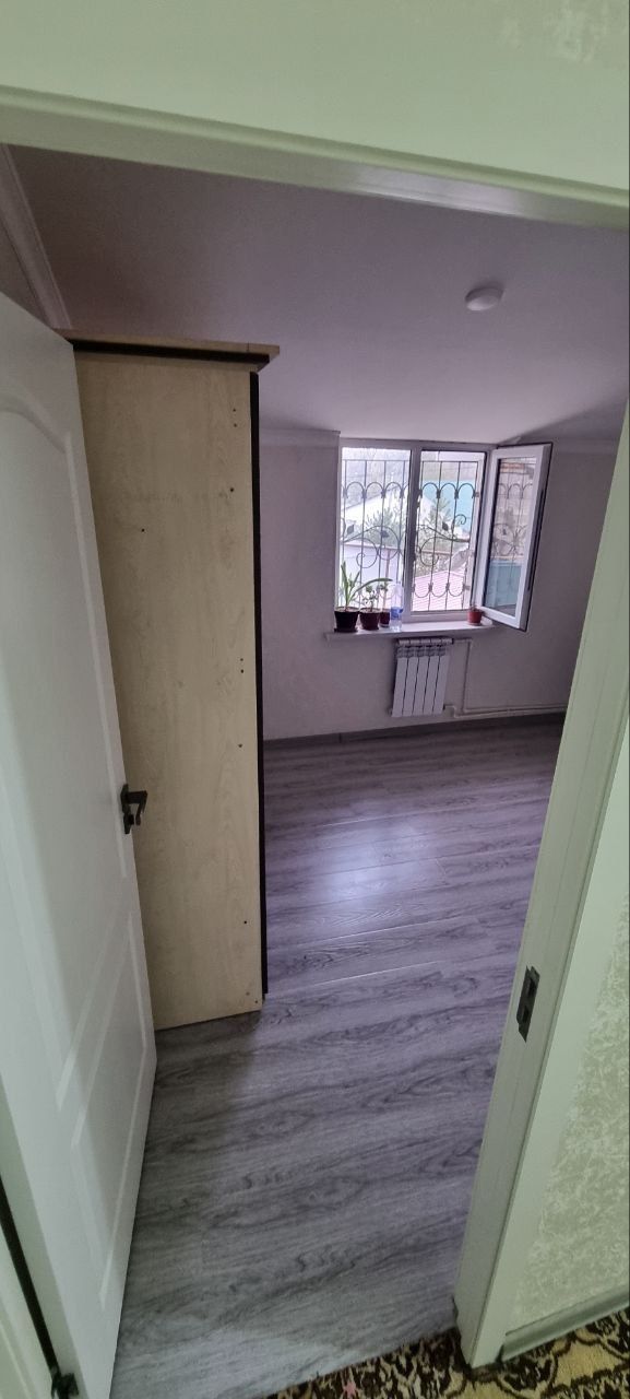 Срочно. Коттедж. 70кв.м. 3 комнаты. 2 этажа.