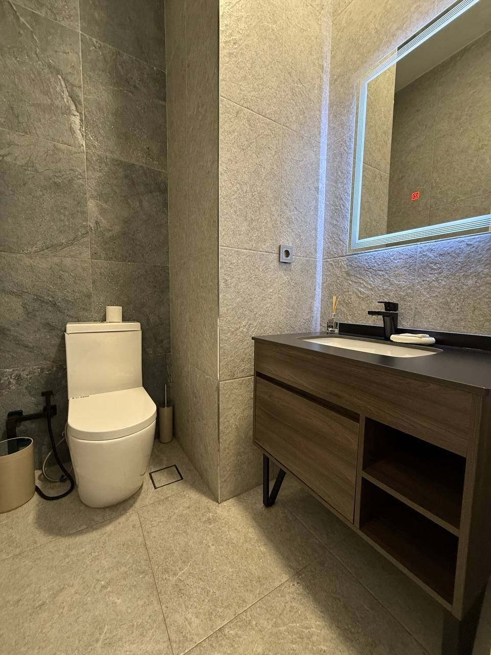 Kvartira продается 3/7/7 на ЖК Boulevard