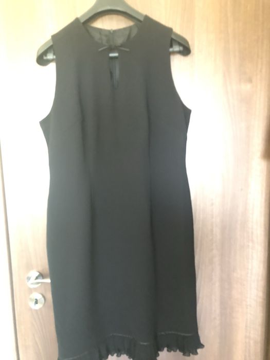 Елегантни рокли Badoo