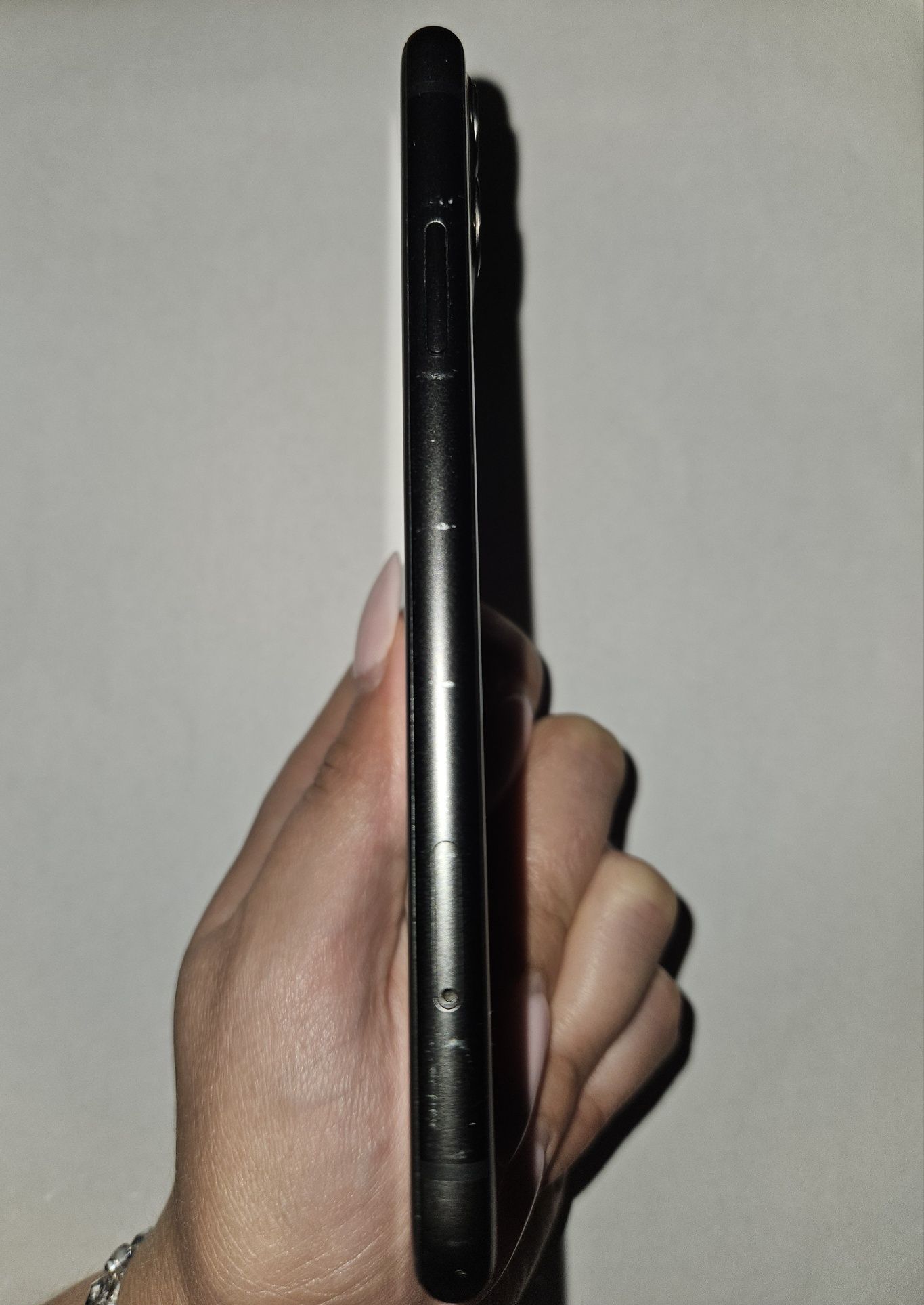 Iphone 11  64gb запазен