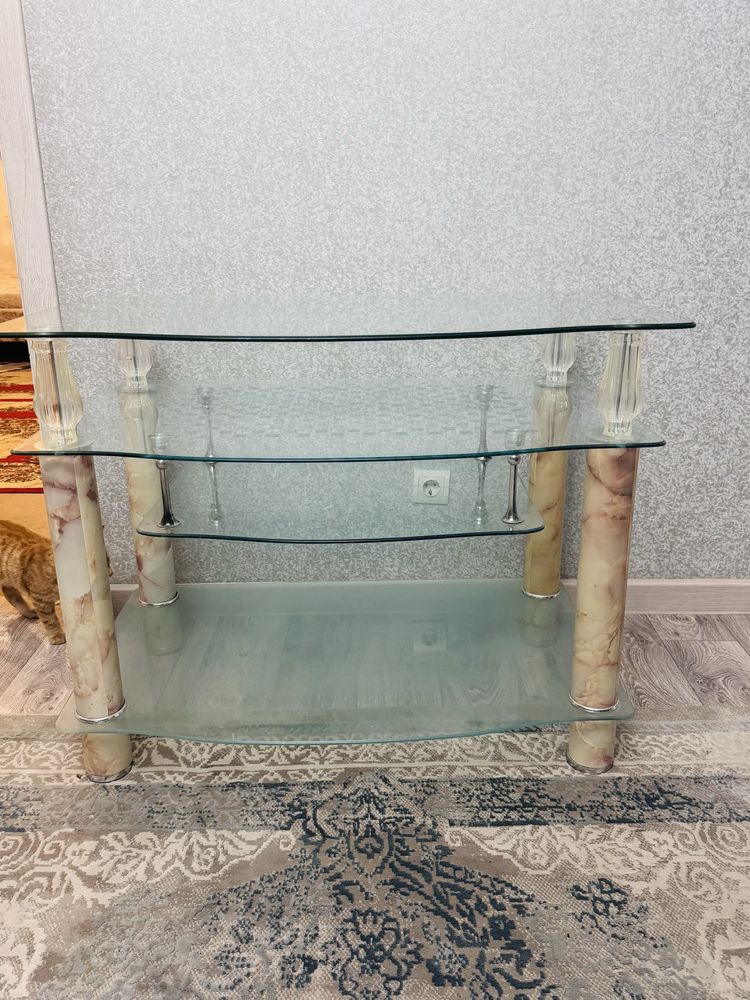 Продам стекляный столик