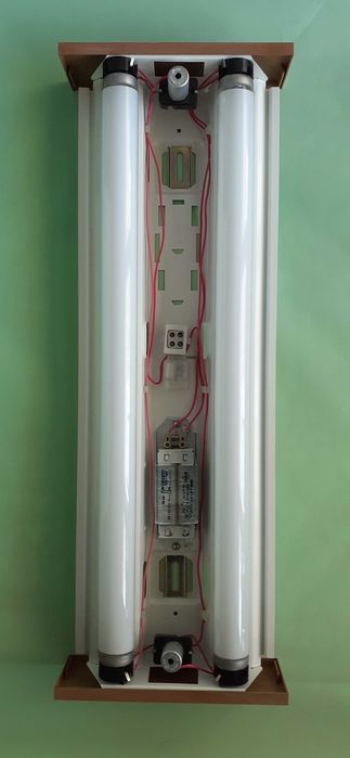 Лампа двойна луминисцентна