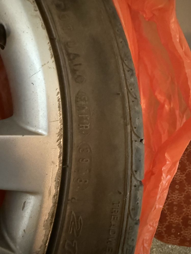Летни гуми Nexen 215/40/17 + джанти Seat