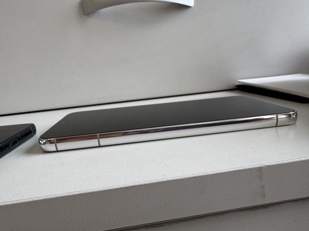 Samsung s22 plus 256gb phantom white