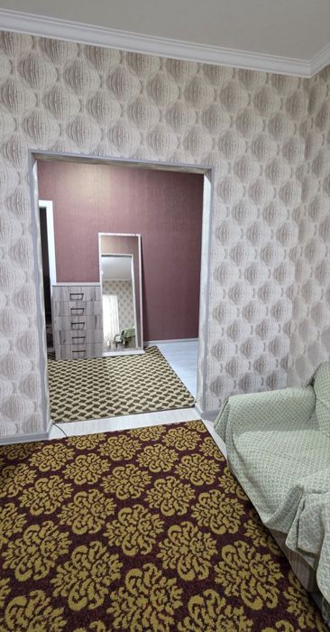 Сдается 3 ком Ахмад Югнакий 256-школа. Без лифта