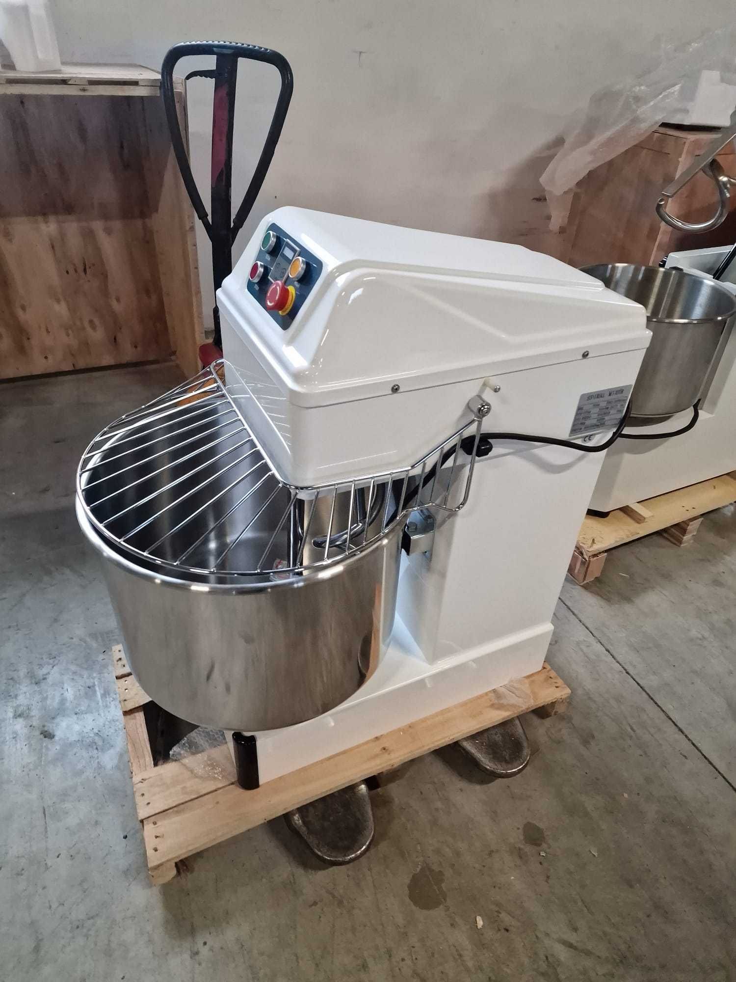 Malaxor spiral cu capacitate de 54 L,2 viteze,temporizator digital,NOU